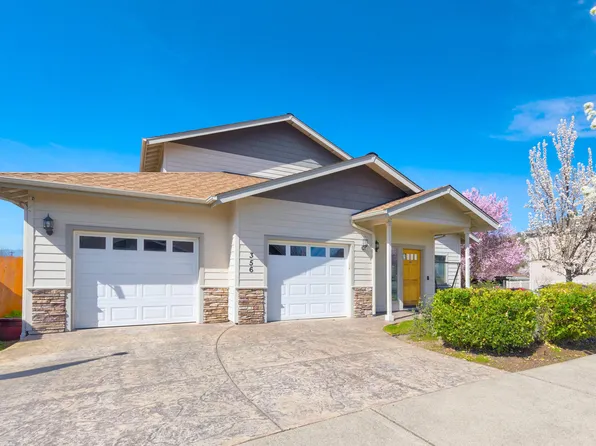 356 Bayou Pl, Grants Pass, OR 97526