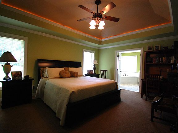 2nd image of 4 White Pine Pl