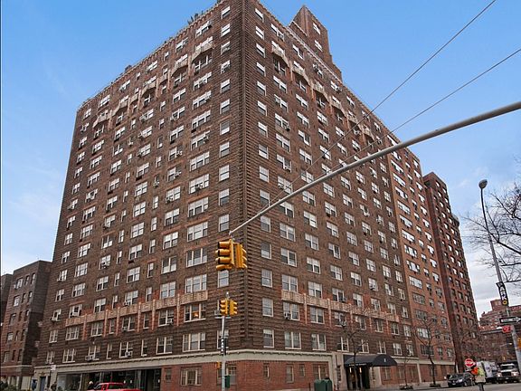 5th image of 2 Horatio St APT 11P