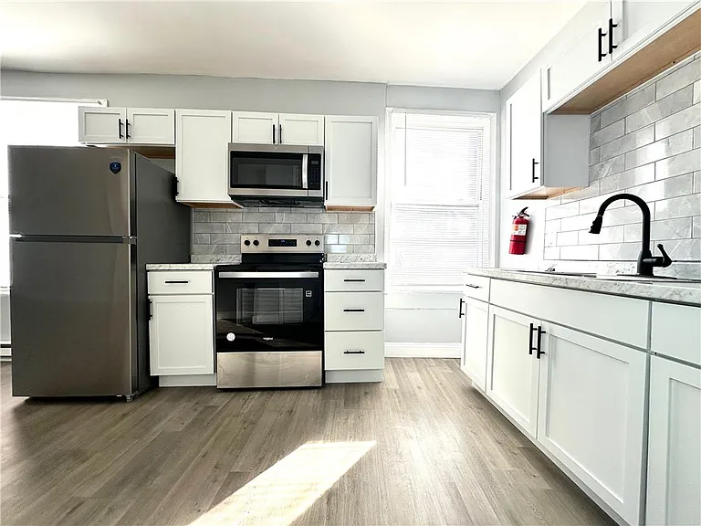 171-173 W Ridge St #4 — Photo 2