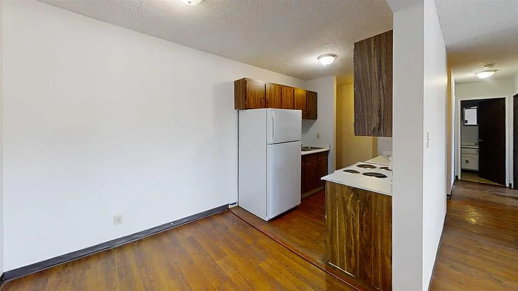 2 bed, 1.0 bath, 820 sqft, $1,100 — Photo 4