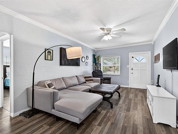 3rd image of 1943 CLOVERLAWN AVENUE