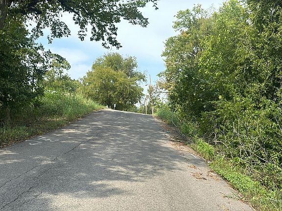 4th image of 3303 Langford St