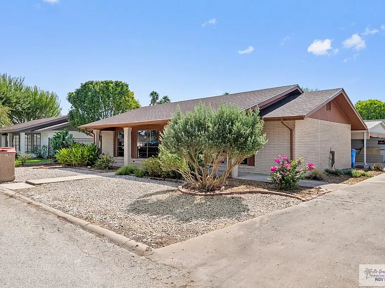 1925 Loquat Dr — Photo 4