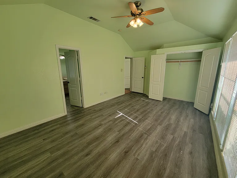 1424 Chapman Dr — Photo 7