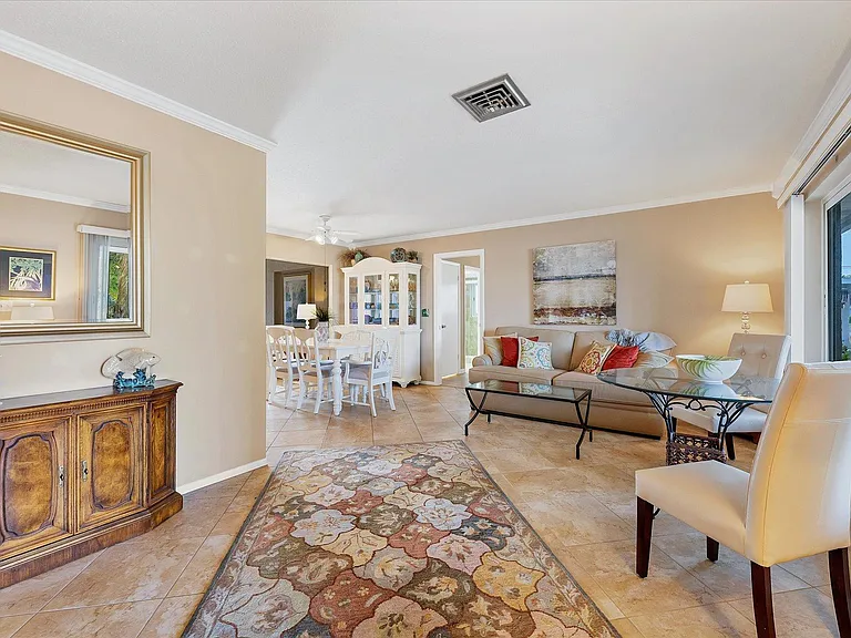 521 Beach Park Blvd — Photo 12