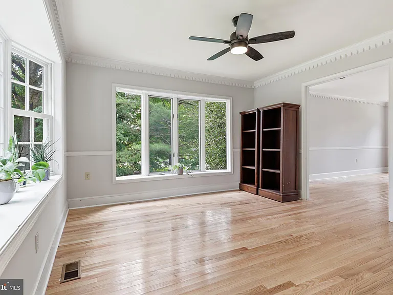 6817 Jeremiah Ct — Photo 9