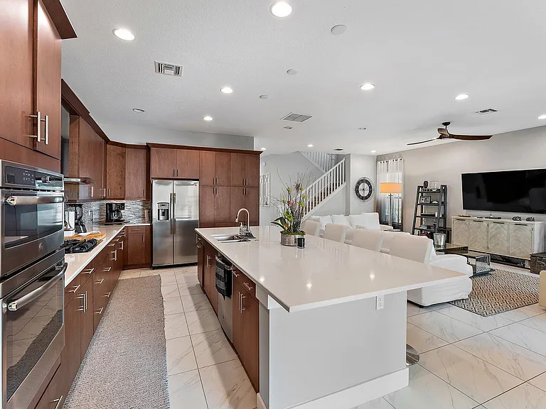 1077 Faulkner Ter — Photo 20