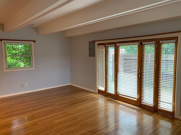 3rd image of 2871 S Chateau Cres