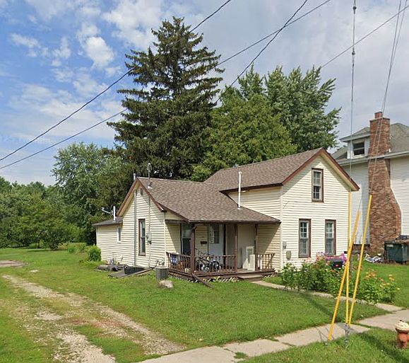 1st image of 605 Pleasant St