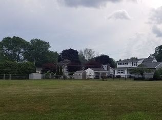 231 Edgemere Dr, Rochester, NY 14612