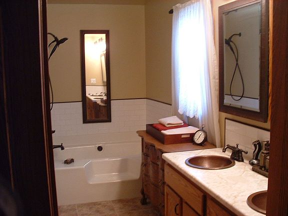 5th image of 310 NE Meadowlark Ln
