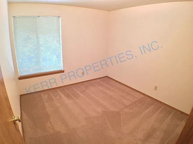 1232 NE 16th St — Photo 9