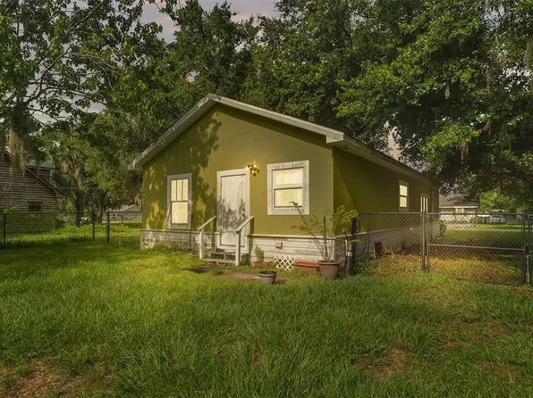 2102 Clemons Rd, Plant City, FL 33566