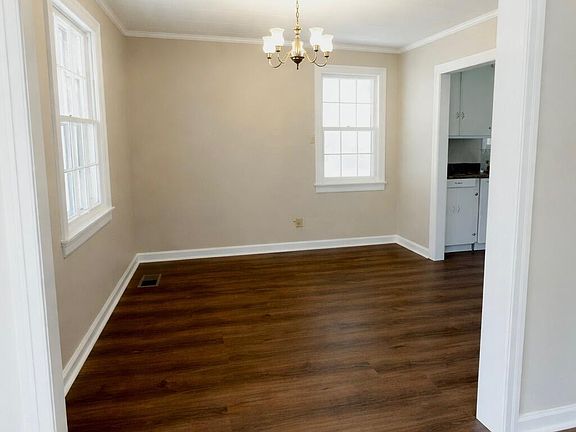 5th image of 111 E Cherry St