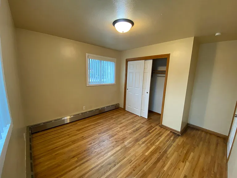 1529 E 38th St #7 — Photo 8