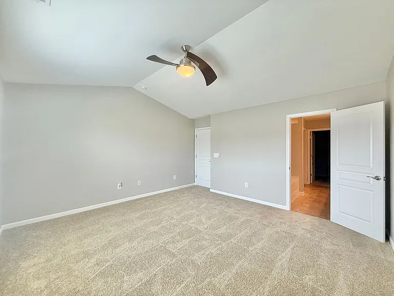 8206 Yaxley Hall Dr — Photo 14