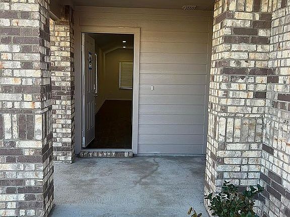 4th image of 21611 Oakwood Meadows Ln