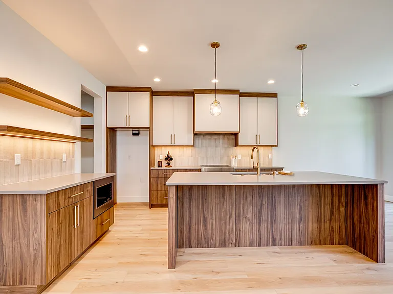 11010 NE 54th Ave — Photo 3