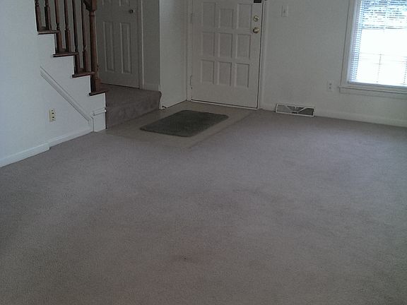 4th image of 1524 E 4th St