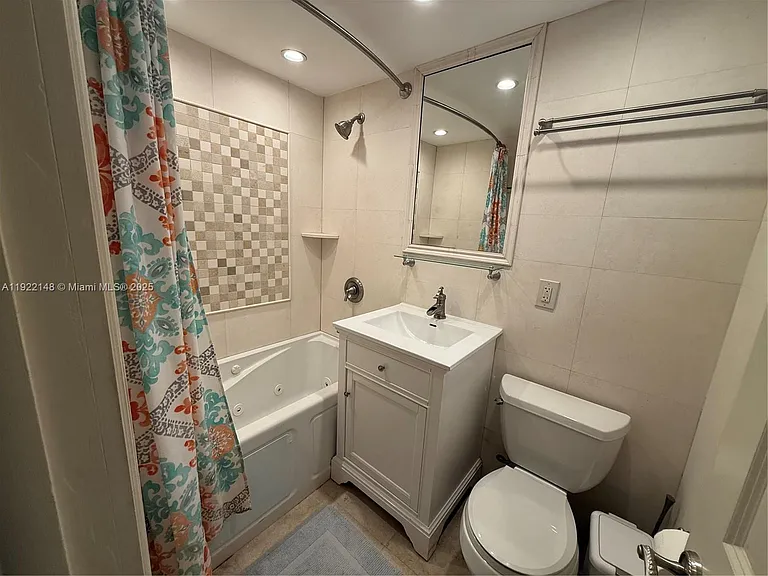 1775 Harbourview Dr #5 — Photo 5