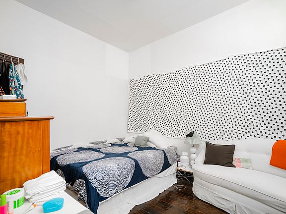 2nd image of 279 Saint James Pl #3F
