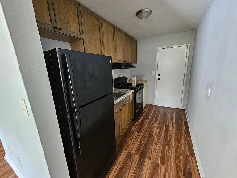 140 W Palmer Ave #4 — Photo 4