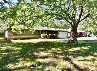 2213 S Pickwick Ave, Springfield, MO 65804