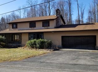 215 Augusta Dr, Hopewell Junction, NY 12533