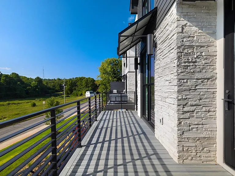 1281 E Main St #3 — Photo 5
