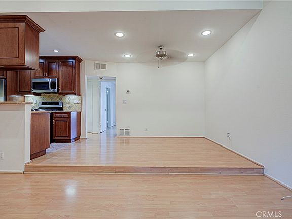 5th image of 1523 E Windsor Rd APT 203C