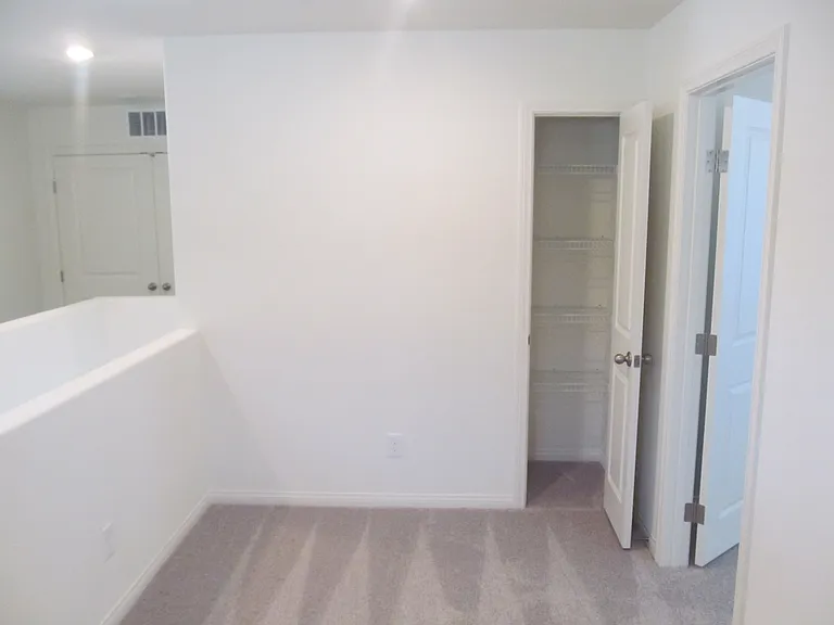 8110 Oakwood Bend Ave — Photo 17