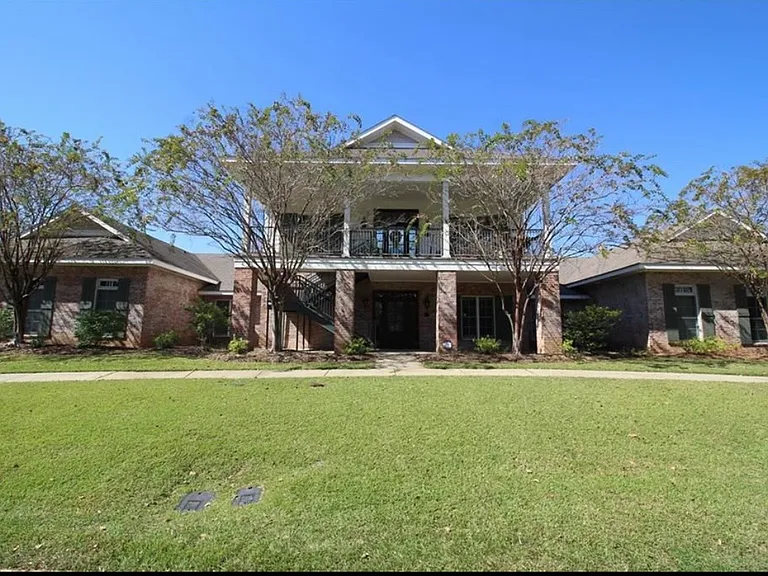 420 Ansley Blvd — Photo 1