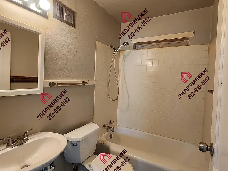 2051 Covert Ave #B — Photo 10
