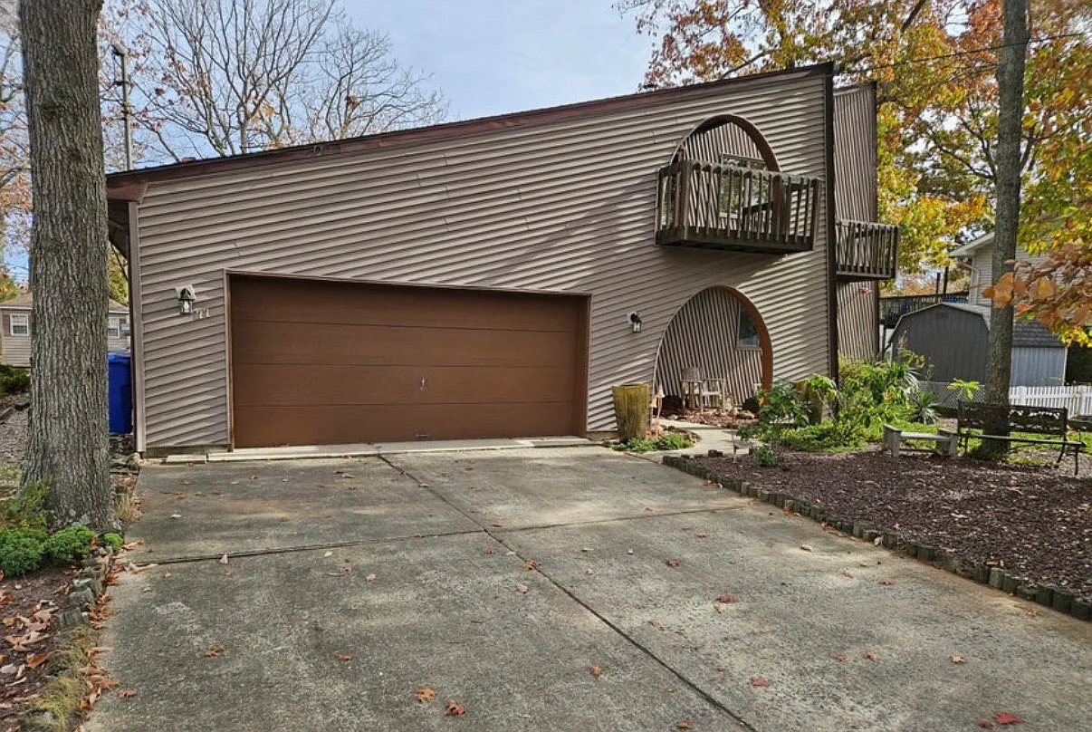 3 bed, 2216 sqft, $3,400 — Photo 1