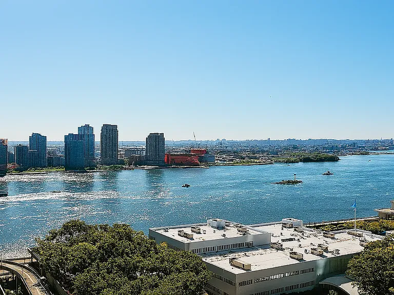 100 United Nations Plz #32B — Photo 6