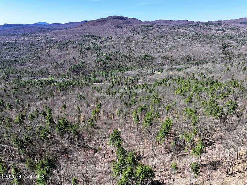 4th image of 392 W Hague Road