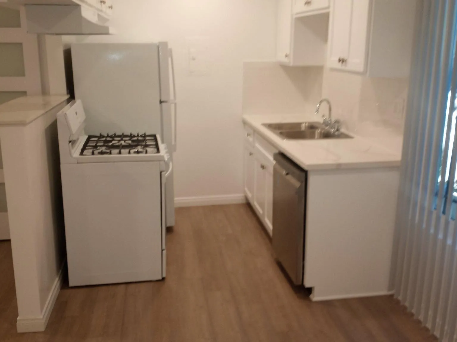 2 bed, 800 sqft, $2,600 — Photo 3