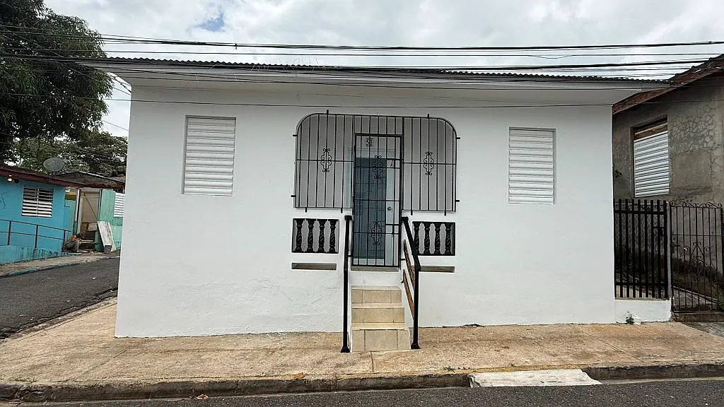 2 bed, 1.0 bath, 842 sqft, $750 — Photo 1