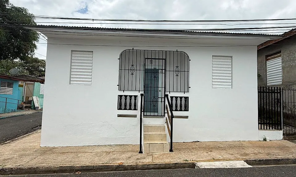 51 C Padre Perez Esq Loiza Cordero #1