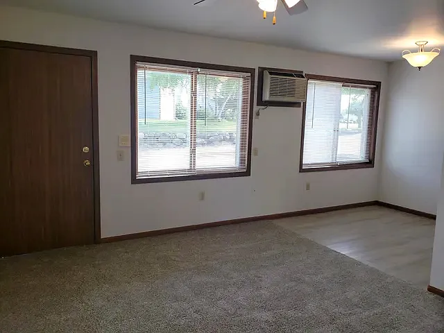 687 Wood Violet Ln #1