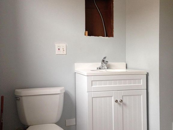 4th image of 4836 Greenleaf St #2B