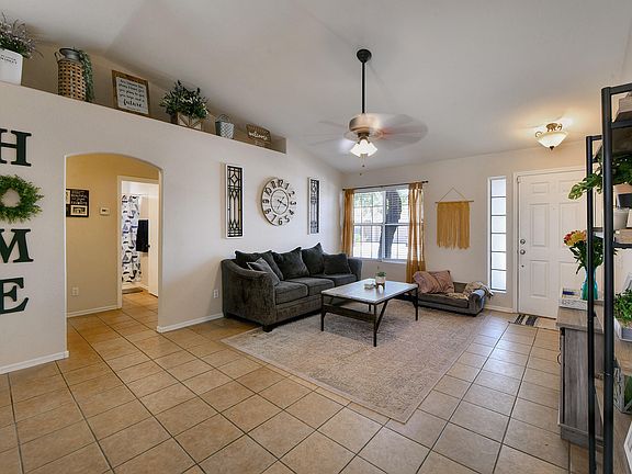 4th image of 2570 W Camino Del Deseo