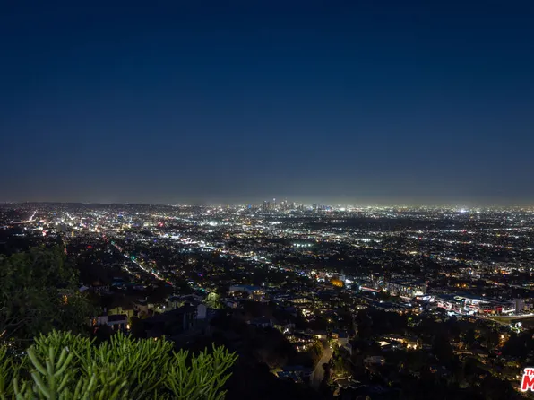 8300 Grand View Dr, Los Angeles, CA 90046
