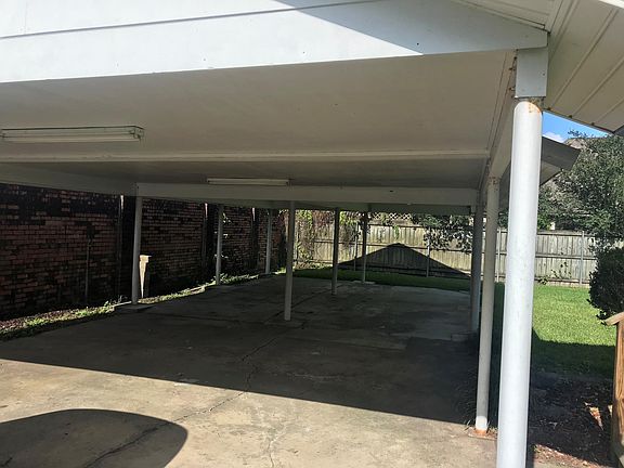5th image of 331 Country Club Dr