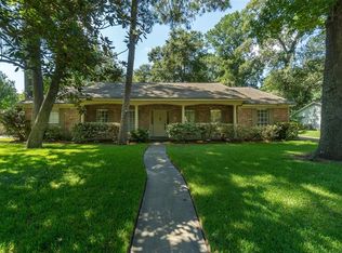 910 Doral Ln, Houston, TX 77073