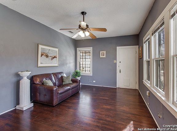 4th image of 410 Tendick St
