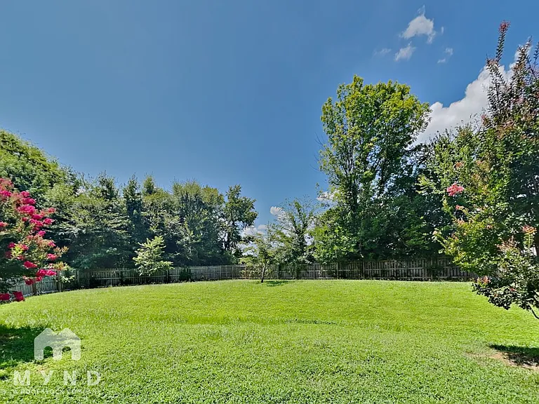 303 Holton Dr — Photo 25