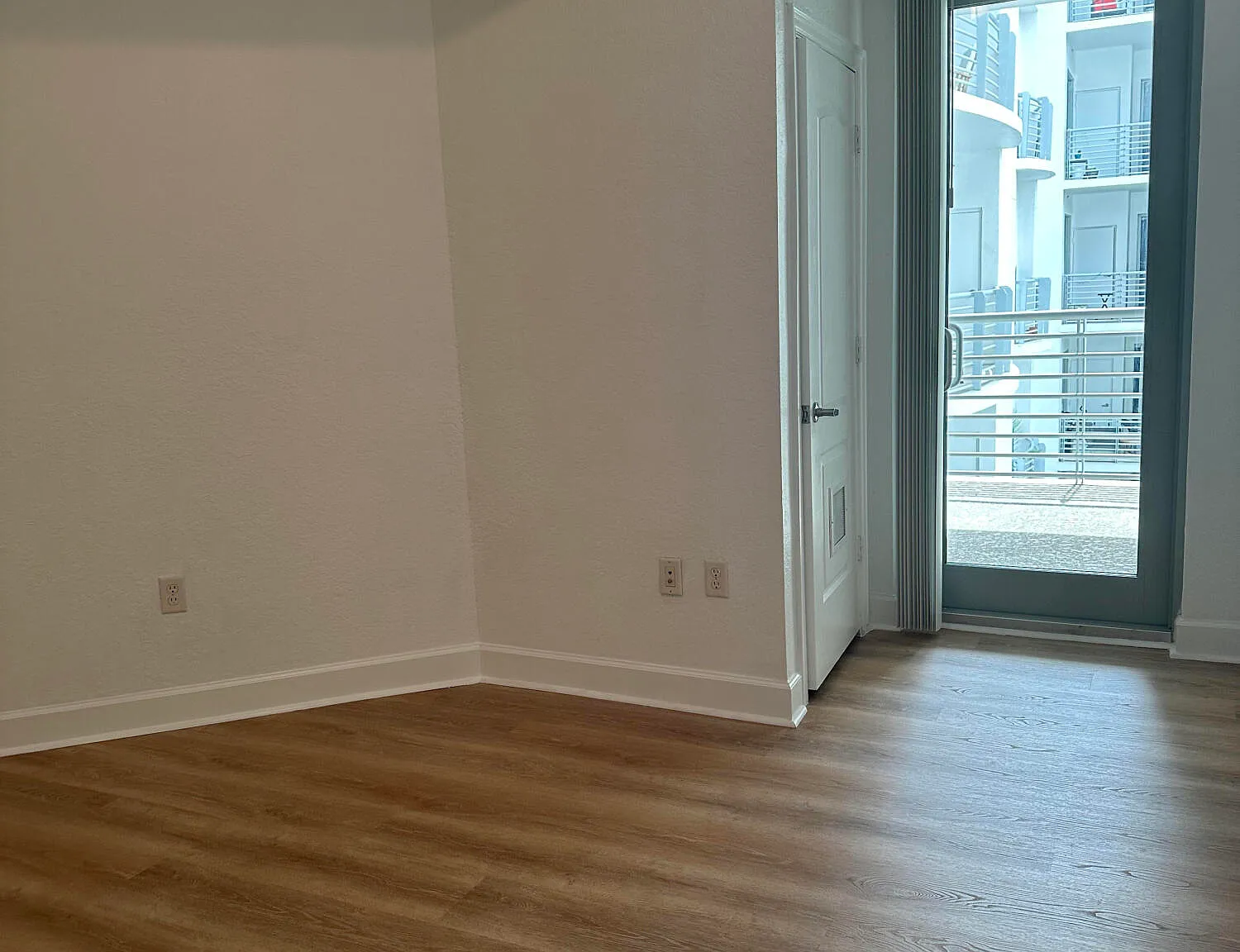 The Radius Condominium — Photo 3