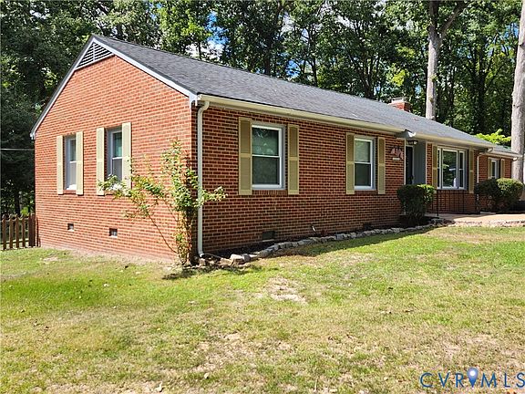 3rd image of 1706 Pulliam St
